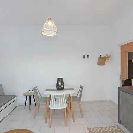 Galini & 4* Finikas (Syros)