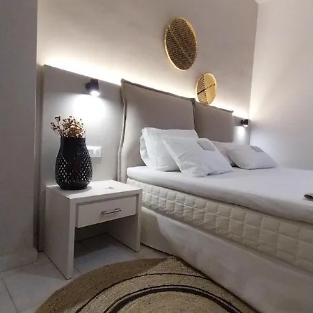 Galini & Finikas (Syros)