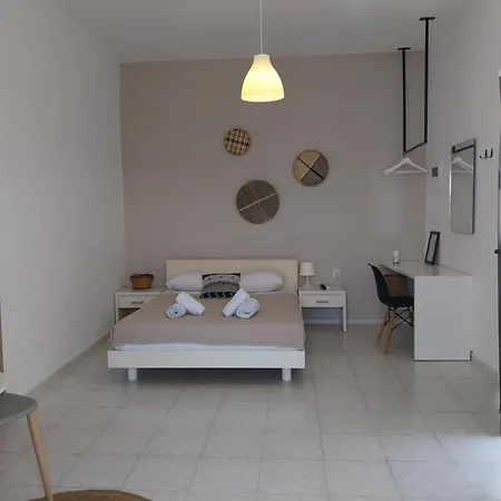 Galini & Lägenhetshotell Finikas (Syros)
