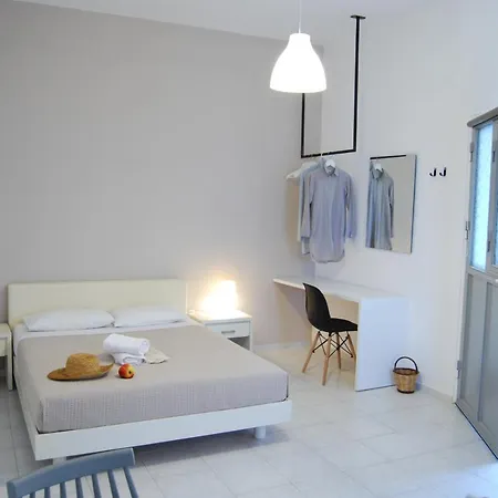 Galini & Finikas (Syros)