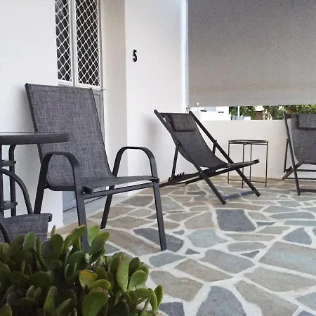Galini & Aparthotel Finikas (Syros)