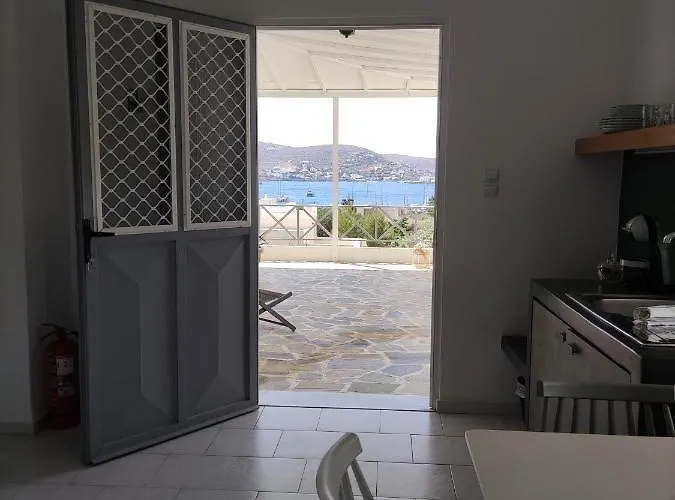 Galini & 4* Finikas (Syros)